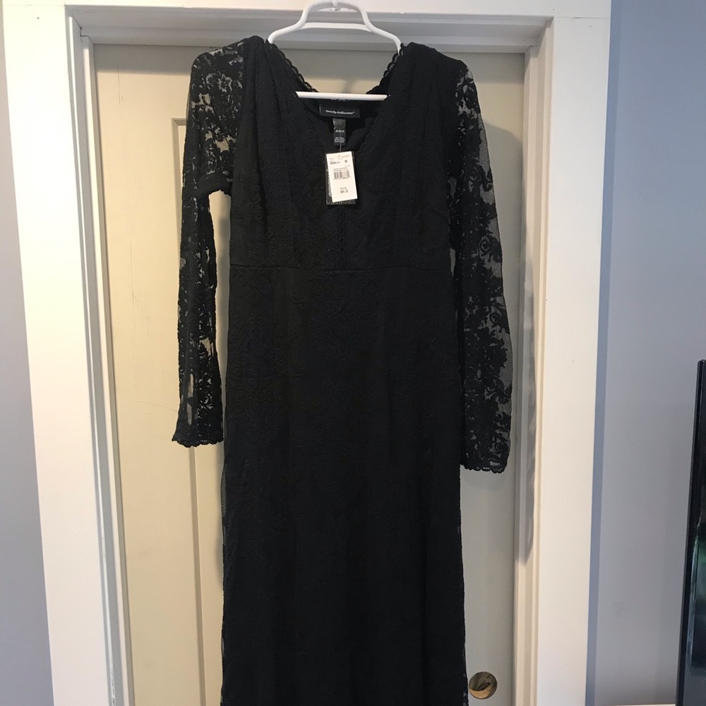 Black lace maternity dress